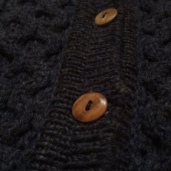 100% Wool Blue Cable-knit Irish Sweater - Picture 3 of 5